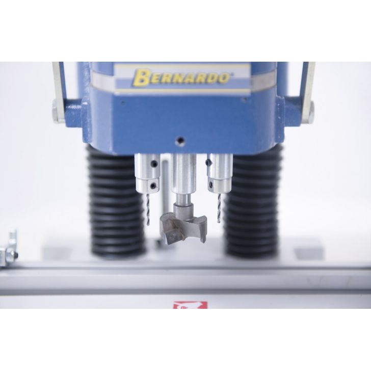 Eņģu urbšanas iekārta Bernardo BBM 35 M