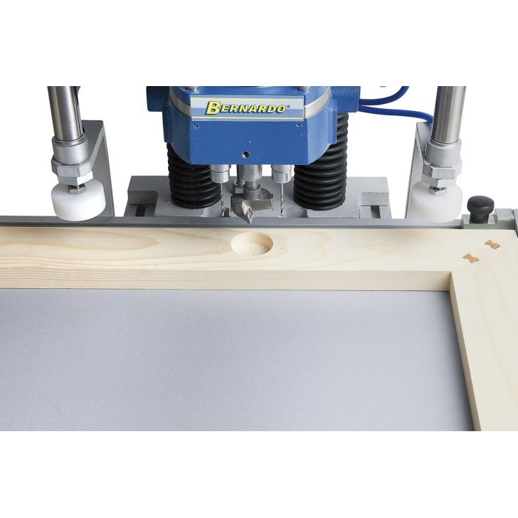 Eņģu urbšanas iekārta Bernardo BBM 35 M