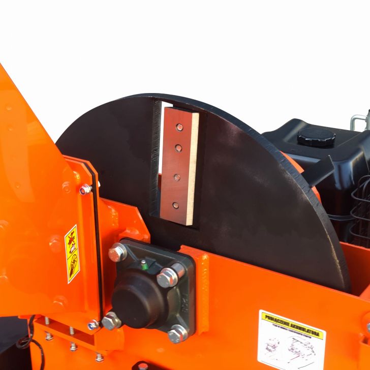 Бензиновый дисковый измельчитель STILER DGS1500