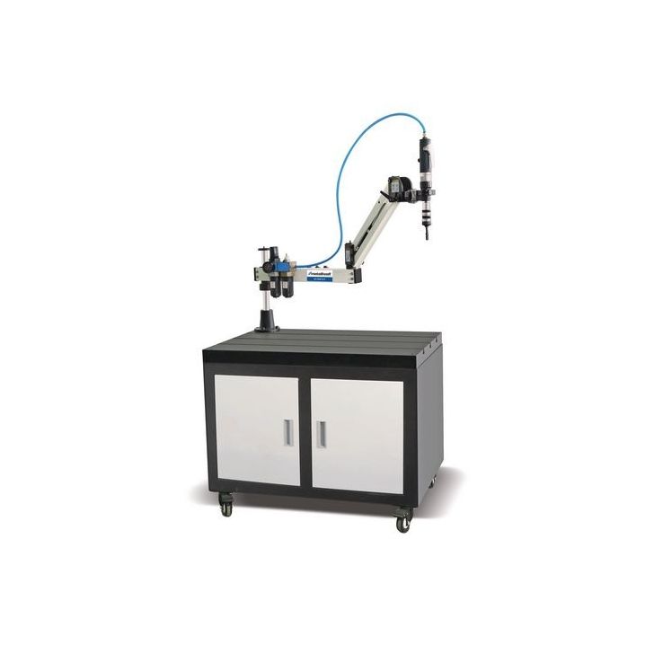 Apakškonstrukcija ar iespīlēšanas galdu vītņu griešanas mašīnām