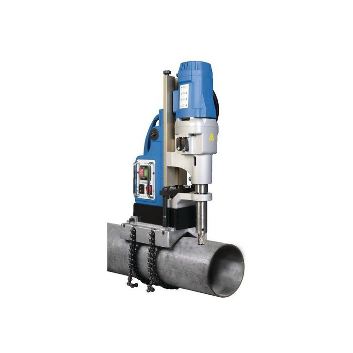 Fastening element for pipes