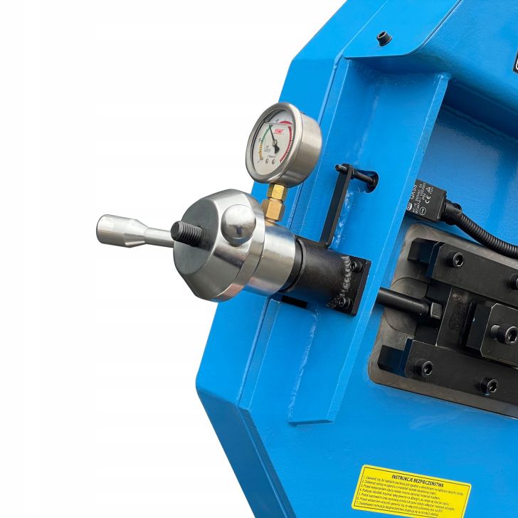 Pusautomātiskais lentzāģis BS 550GH