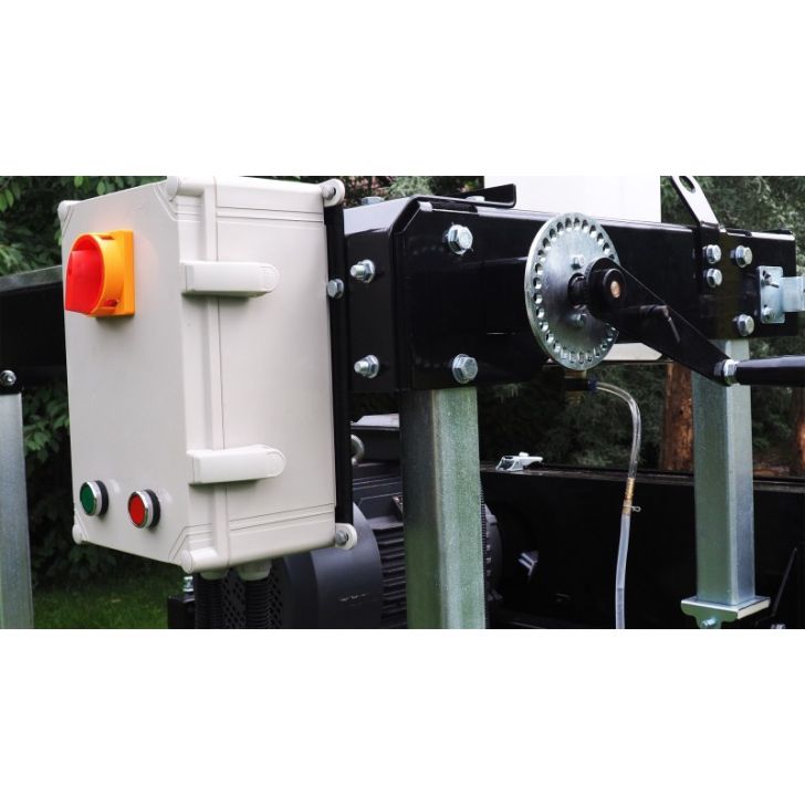 Horizontālais lentzāģis OPTIMAT TMC 790S ar zāģa elektrisko pacelšanu/nolaišanu