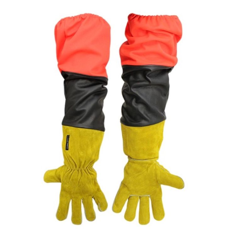 Gloves for sandblasting equipment