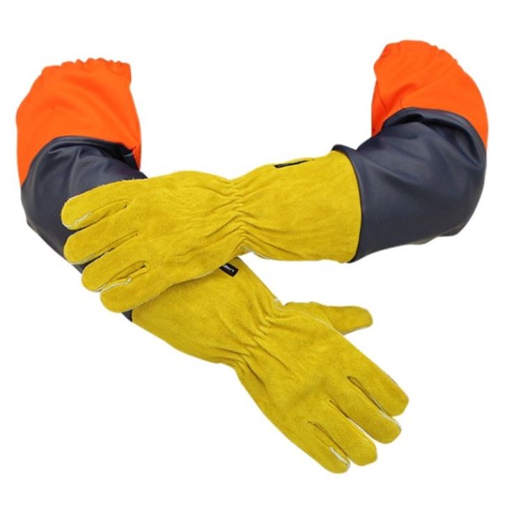 Gloves for sandblasting equipment