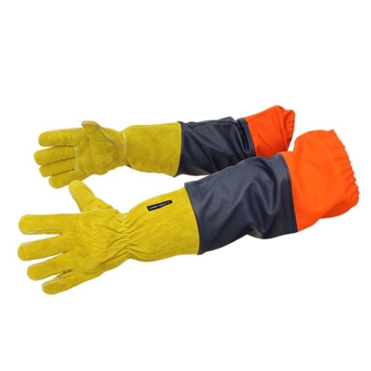 Gloves for sandblasting equipment