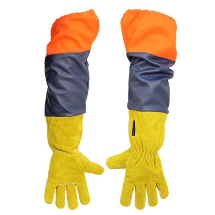 Gloves for sandblasting equipment