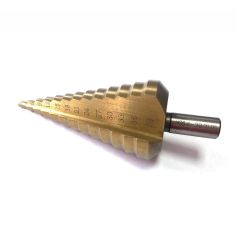 Pakāpju konusa urbis 4–39 mm HSS