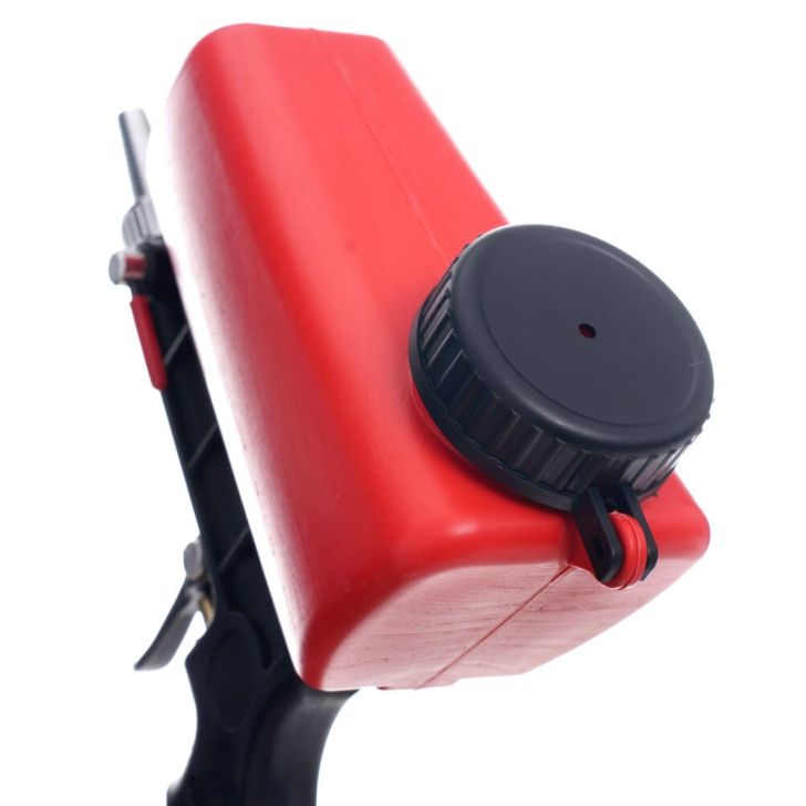 Sandblasting and soda blasting gun with tank