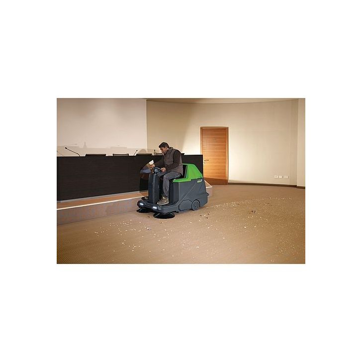 Подметальная машина Cleancraft АУКМ 600