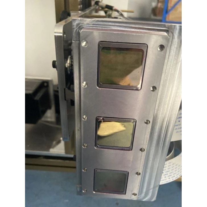 Вертикальный настенный принтер с УФ-технологией