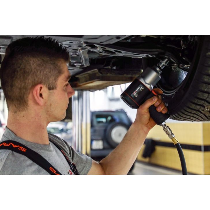 Triecienskrūvgriezis 1900 Nm 1/2"