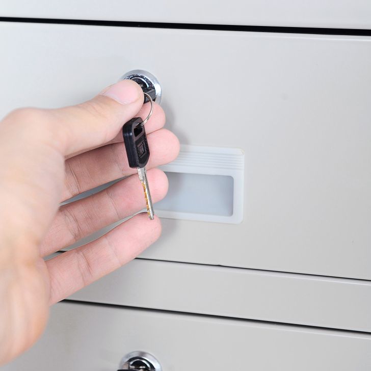 JAN NOWAK metāla biroja stikla durvju dokumentu skapis ar atvilktnēm EDMUND: pelēks