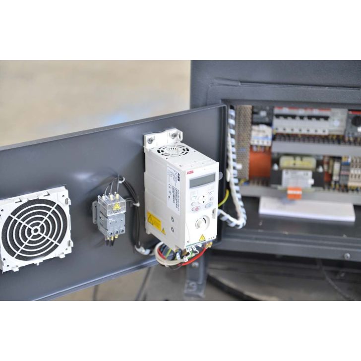 Полуавтоматическая ленточная пила BMSY-230DG.