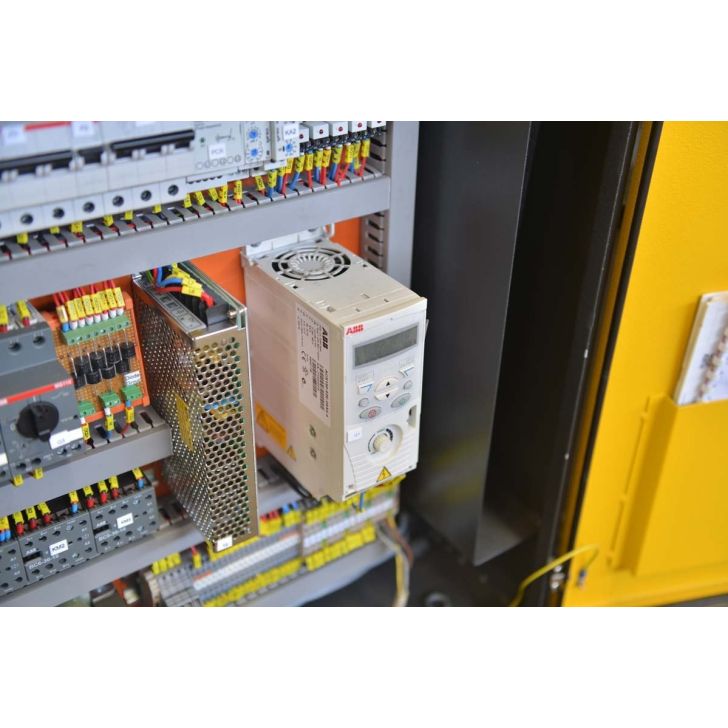 Полуавтоматическая ленточная пила BMSY-320L.