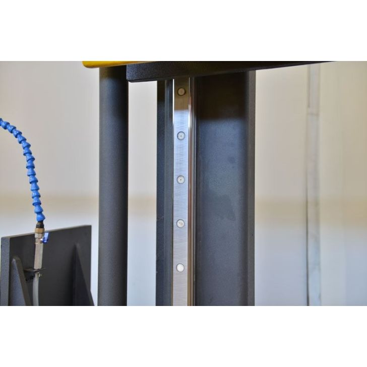 Полуавтоматическая ленточная пила BMSY-1020C