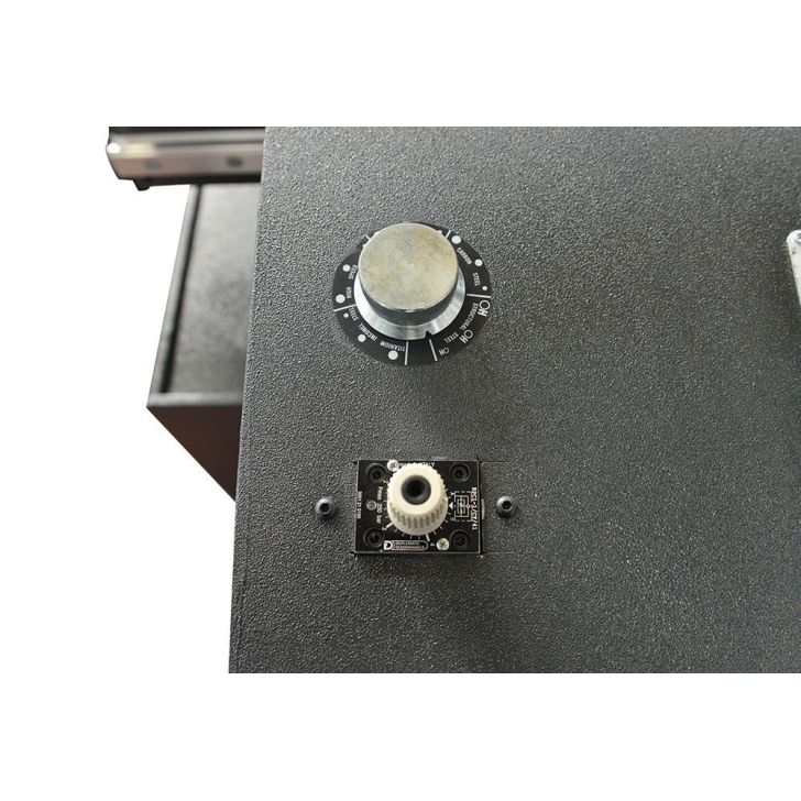 Полуавтоматическая ленточная пила BMSY 1515C.