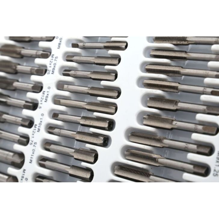 Thread cutting set 110 pcs.