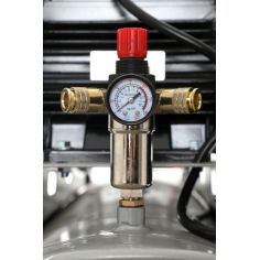 Compressor 150L, 650 l/min, 4.1 kW/3.0 kW, 3 cylinders, 400V, 8 bar 2