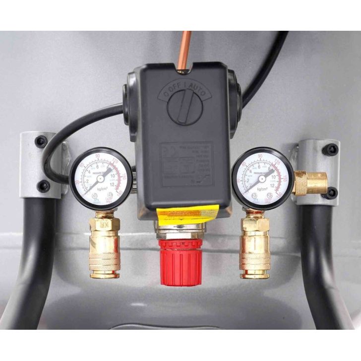 Compressor 150L, 650 l/min, 4.1 kW/3.0 kW, 3 cylinders, 400V, 8 bar