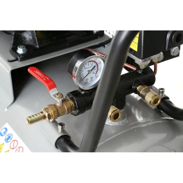 Kompresors 300L, 1500 l/min, 9.5 kW/5.5 kW, 3 cilindri, 400V, 8 bar