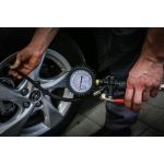 Pumping gun with pressure gauge 12 bar