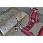 Pitskruvide lisatald torude hoidmiseks