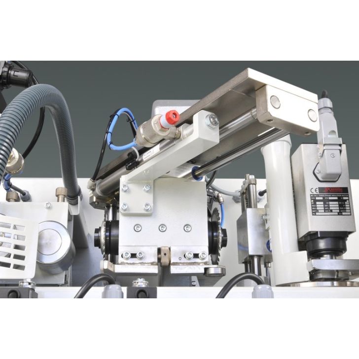 Кромкооблицовочный станок ROBLAND KM 550