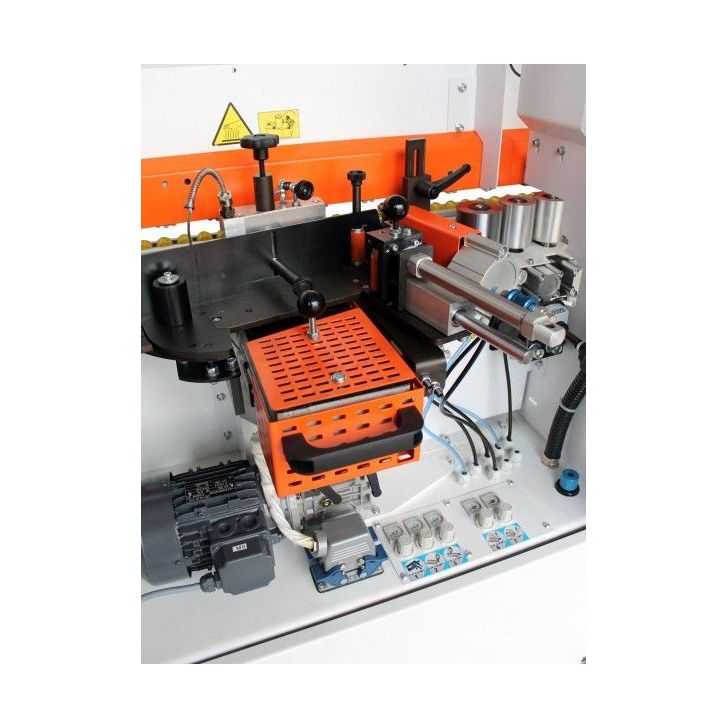 OPTIMAT TWO malu apstrādes iekārta ar priekšfrēzēšanu un stūru savienošanu