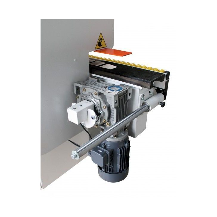 OPTIMAT TWO NESTING malu apgriešanas iekārta ar iepriekšēju frēzēšanu un stūru profilēšanu