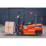 Elektriskais kāršu vilcējs 2 tonnas 4,5 metri