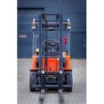 Elektriskais kāršu vilcējs 2 tonnas 4,5 metri