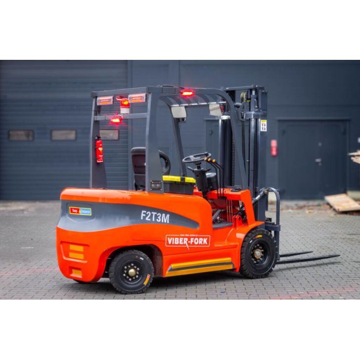 Elektriskais kāršu vilcējs 2 tonnas 4,5 metri