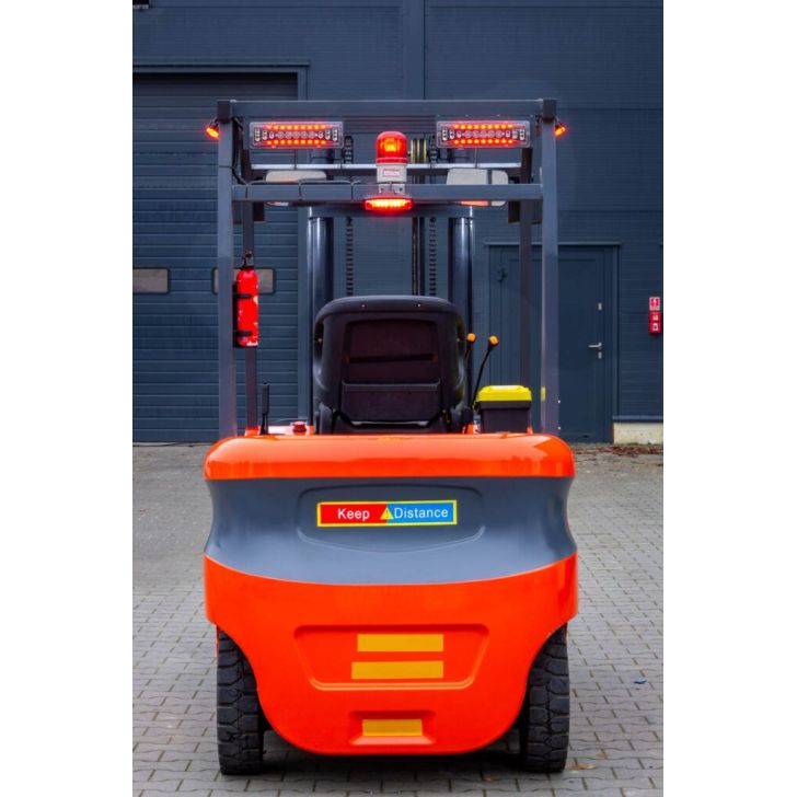 Elektriskais kāršu vilcējs 2 tonnas 4,5 metri