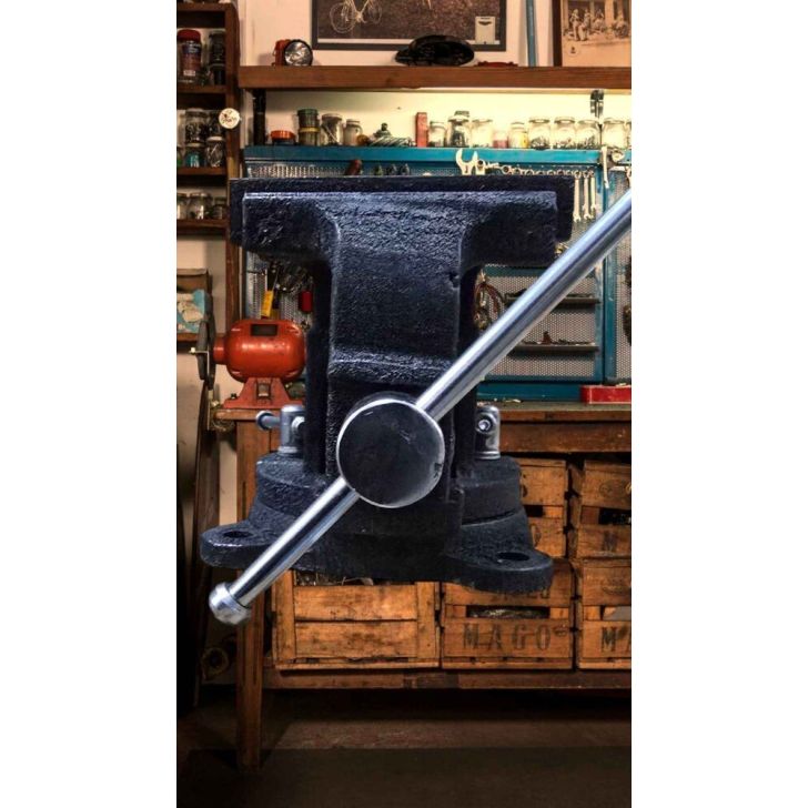 Instrumentu komplekts (lakta 5kg, skrūvspīles 100mm, atslēgas)