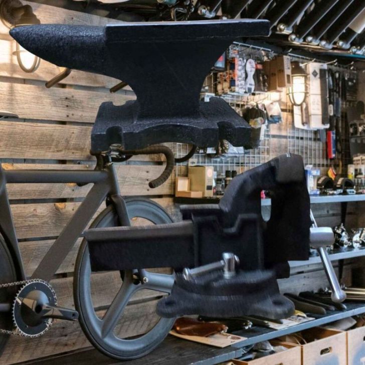 Instrumentu komplekts (lakta 5kg, skrūvspīles 100mm, atslēgas)