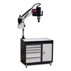 Apakškonstrukcija ar iespīlēšanas galdu vītņu griešanas mašīnām 2