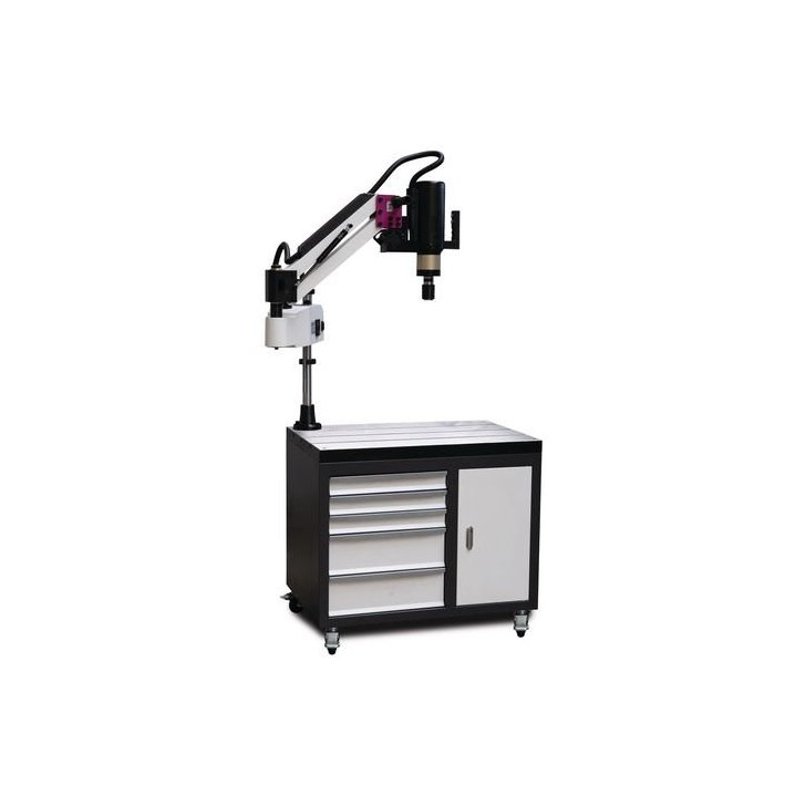 Apakškonstrukcija ar iespīlēšanas galdu vītņu griešanas mašīnām