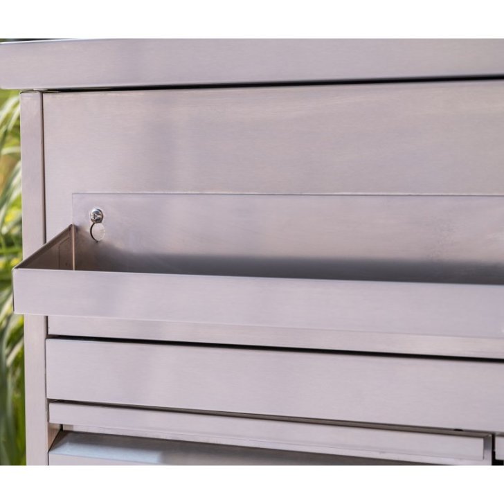 Nerūsējošā tērauda izlietne ar pamata skapi