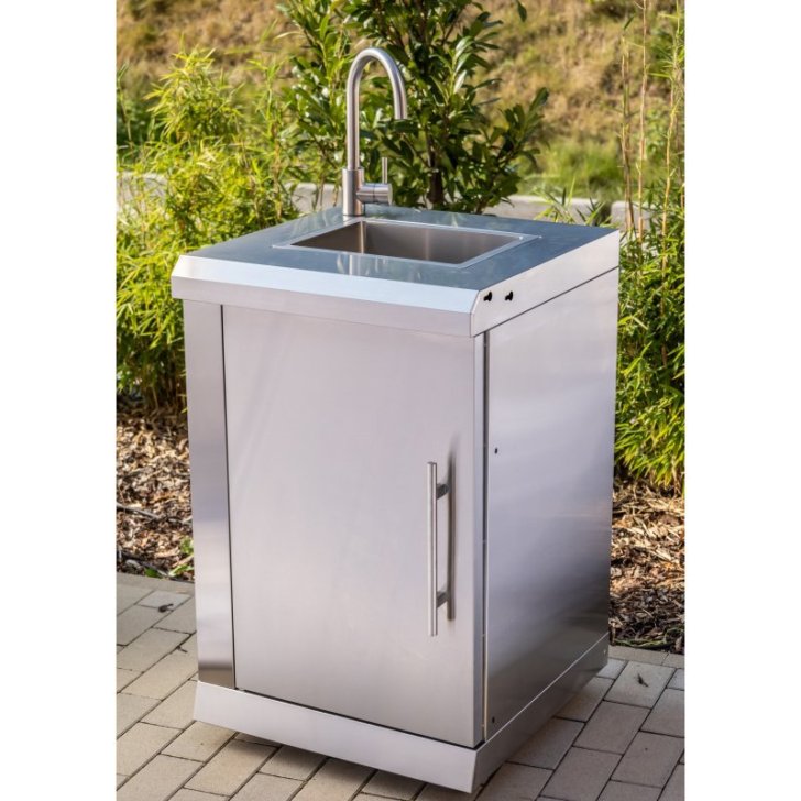 Āra virtuves gāzes grils 6 degļi ledusskapis izlietne nerūsējošais tērauds