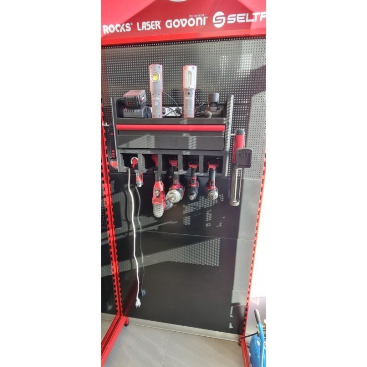 Servisa skapis pie sienas ar 230V ligzdu un atvilktni, elektroinstrumentiem