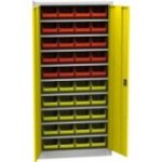 Universāls skapis ar plastmasas tvertnēm