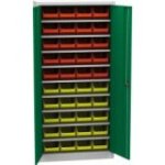 Universāls skapis ar plastmasas tvertnēm