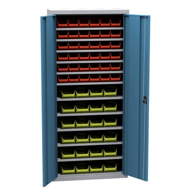 Universāls skapis ar plastmasas tvertnēm