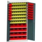 Darbnīcas skapis ar plastmasas kastēm