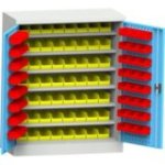 Darbnīcas skapis ar plastmasas kastēm