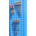 Darbnīcas instrumentu skapis ar ierāmētu gumijas darba virsmu