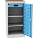 Darbnīcas instrumentu skapis ar dižskābarža darba virsmu