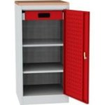 Darbnīcas instrumentu skapis ar dižskābarža darba virsmu