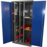 Universāls darbnīcas skapis ar izvelkamajiem paneļiem